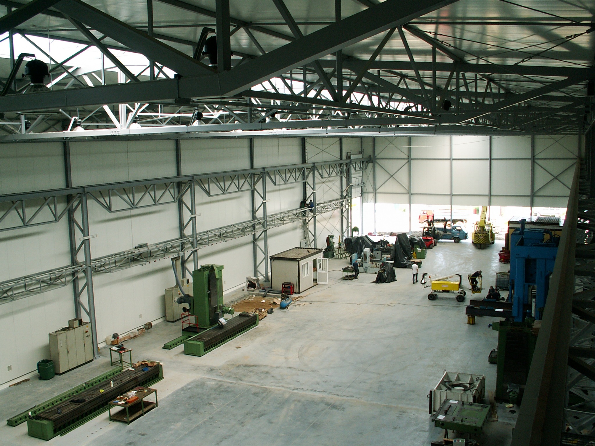 Budowa hali z suwnicą Sofir