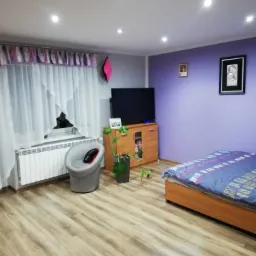 Kompleksowe wykończenie sypialni od wylewki po sufit podwieszany.