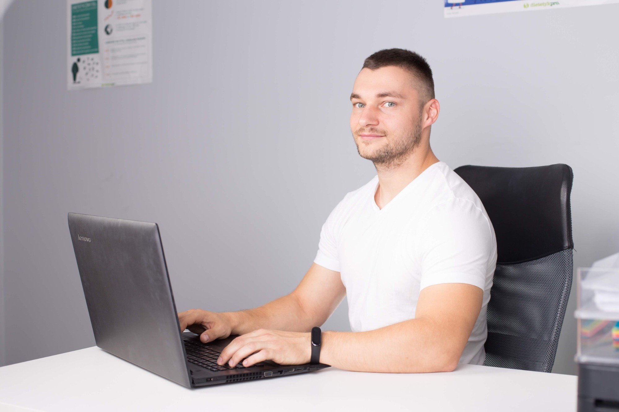 Praca zdalna (pisanie jadłospisów i planów treningowych)