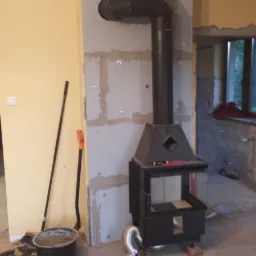 Montaż wkładu kominka