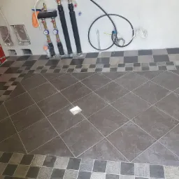 Płytkowanie podłogi