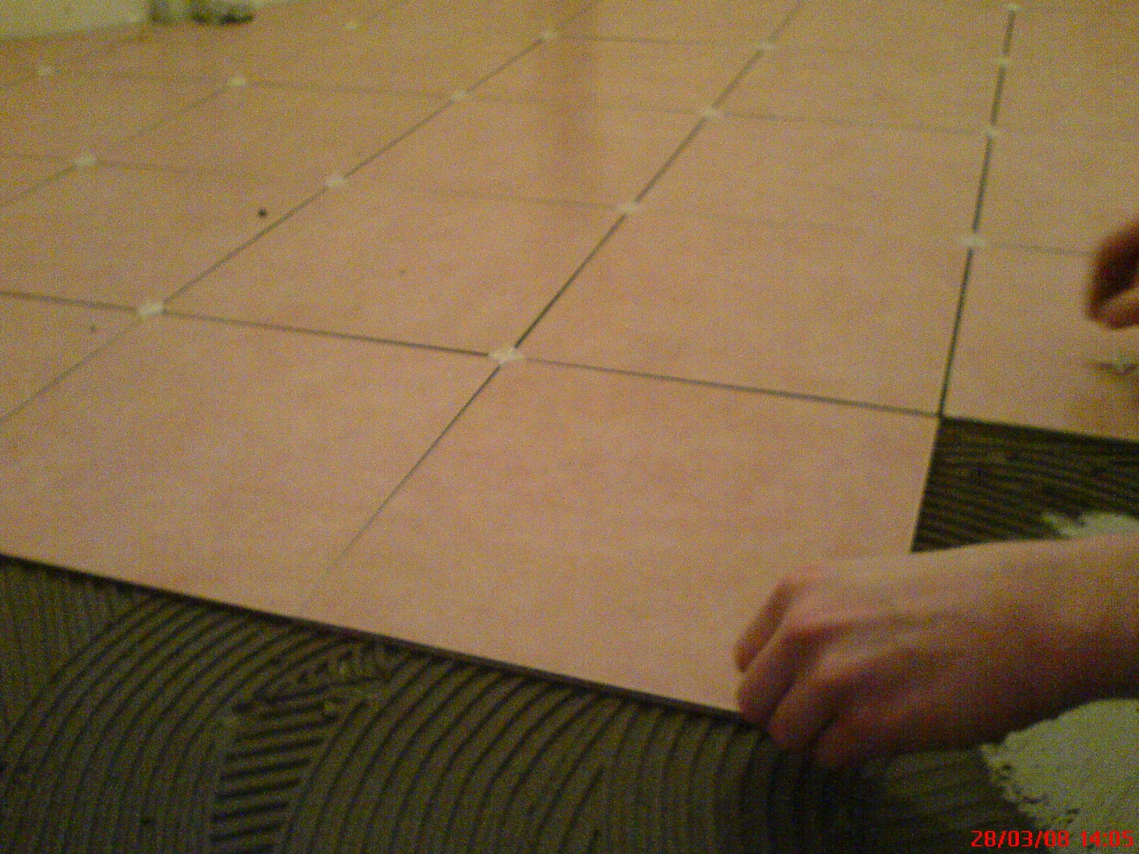 Układamy terakotę.