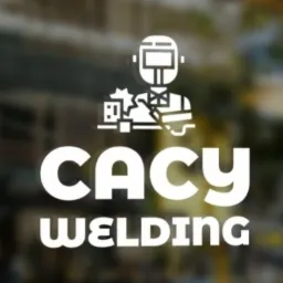 Logo firmy spawalniczej CACY WELDING, z ikoną spawacza w masce i iskrzących elektrod
