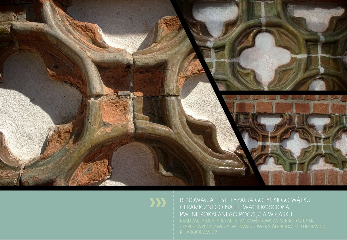 Detal odrestaurowanej, gotyckiej elewacji kościoła z ceramicznymi zdobieniami w odcieniach brązu i zieleni, z bliska.