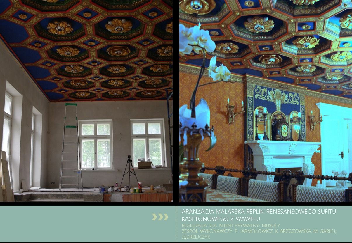 Replika renesansowego sufitu kasetonowego z Wawelu w trakcie aranżacji malarskiej, widoczna drabina, farby i narzędzia oraz gotowy fragment z dekoracyjnym kominkiem i meblami.