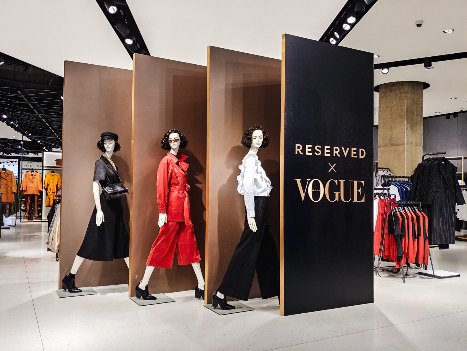 Umeblowanie sklepu Reserved w Londynie