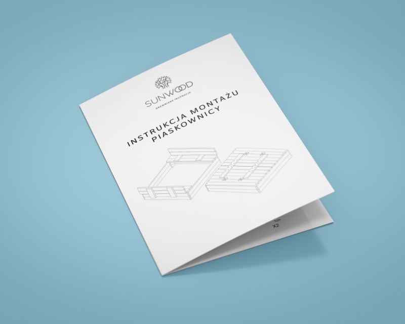 Biała broszura informacyjna z instrukcją montażu piaskownicy, z logo Sunwood, na jasnoniebieskim tle.