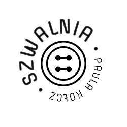 Czarno-białe logo szwalni Paula Kołocz z stylizowanym guzikiem w centrum, nazwa firmy otacza grafikę w okręgu.