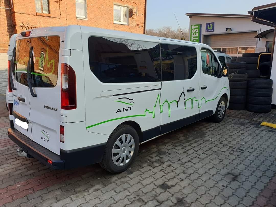 wynajem samochodów 9 osobowych