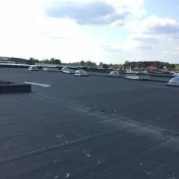 Dach nad centrum handlowym