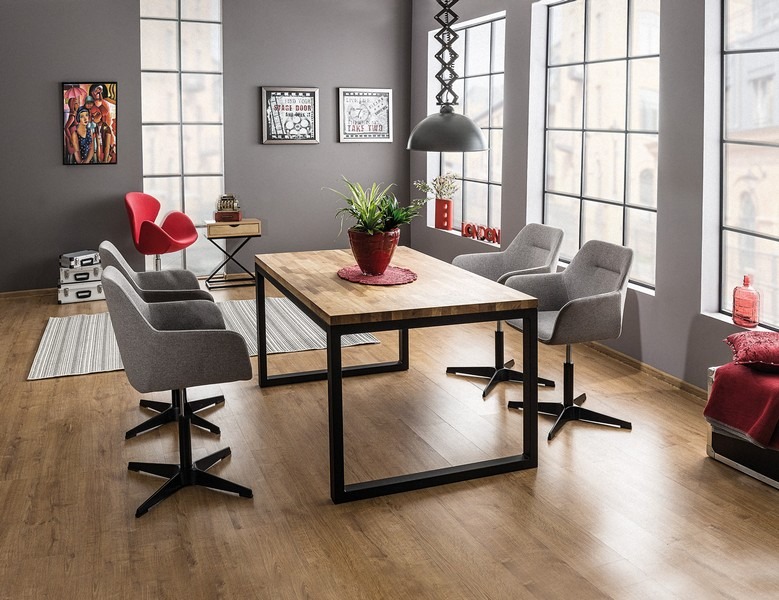 Loftowy stół w nowoczesnym stylu