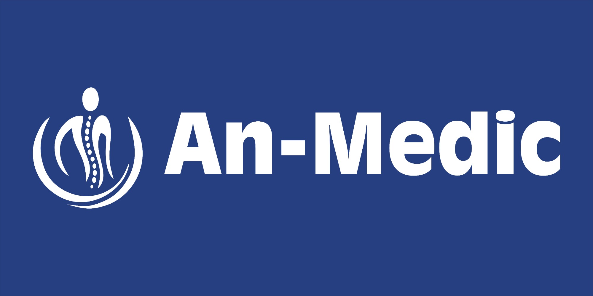 Logo firmy An-Medic na granatowym tle, z symbolem kręgosłupa w okręgu po lewej stronie.