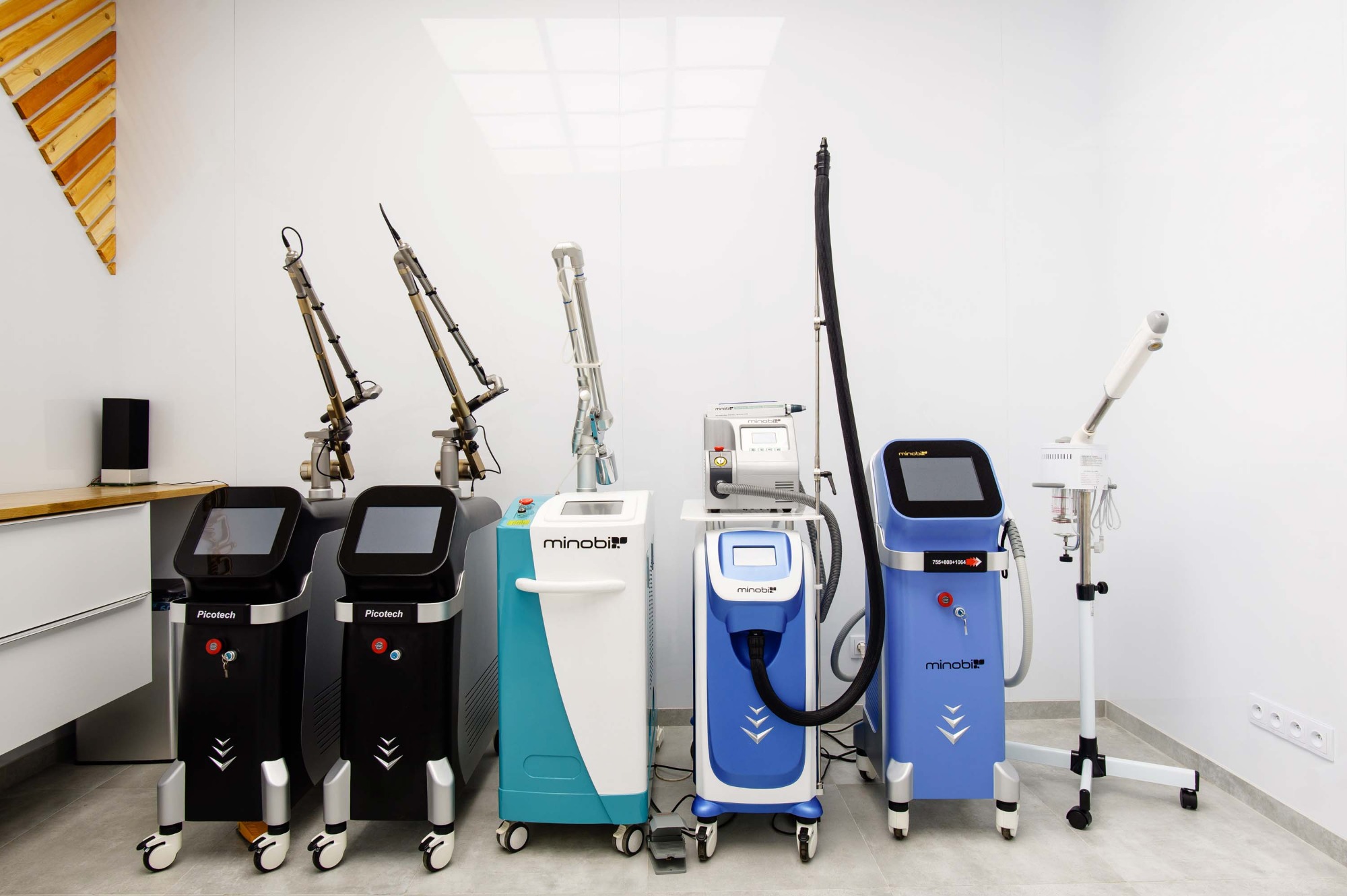 Część naszego sprzętu do zabiegów laserowych i kosmetyki hi tech.