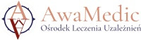 Logo Ośrodka Leczenia Uzależnień AwaMedic z symbolem kompasu w kolorach beżu i czerwieni.