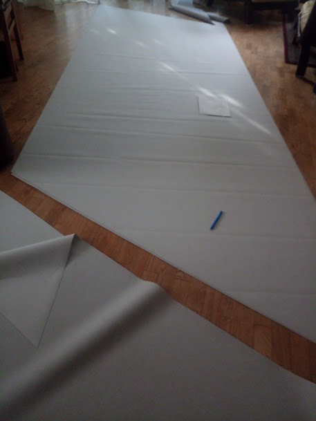 pokrowiec na jacht podczas krojenia