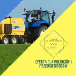 Niebieski traktor New Holland z żółtą prasą rolującą na zielonym polu, oferta firmy ogólnobudowlanej dla rolników i przedsiębiorców z logo Dawid Kaczorowski.