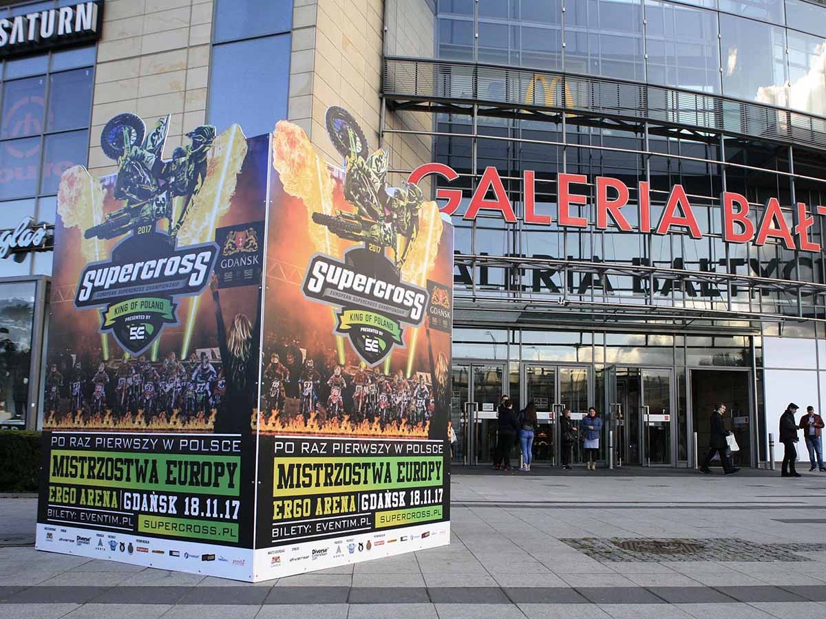 druk UV na płytach PCV, frezowanie CNC po obrysie