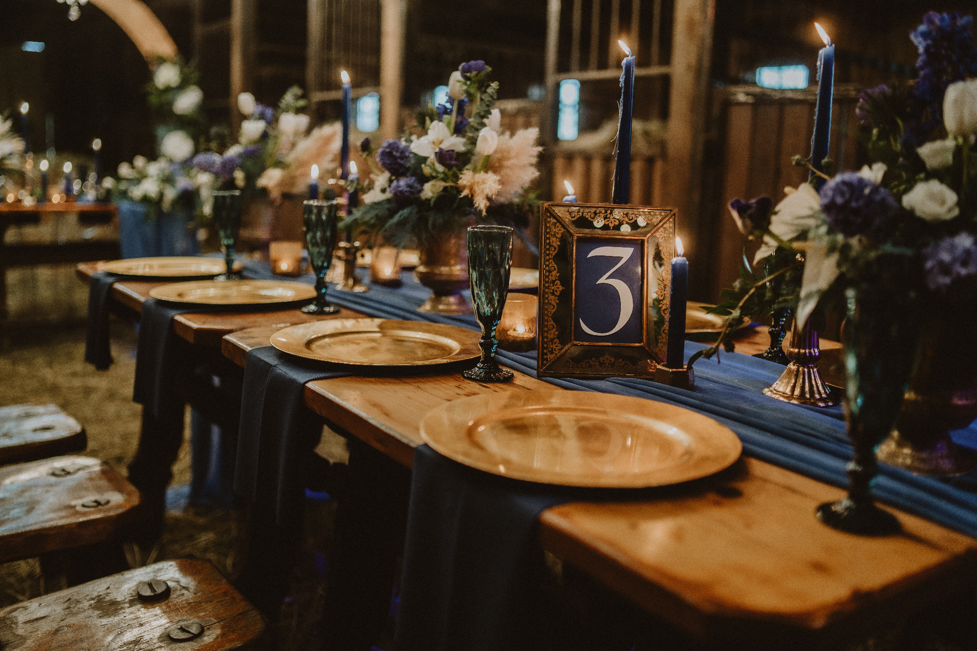 dekoracje stodoły na wesele