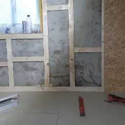 Budowa stelażu pod plyty osb i k/g