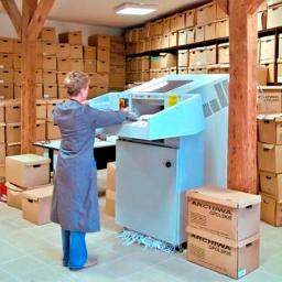 Archiwa Opolskie Sp. z o.o. - Magazyn makulatury - niszczenie wybrakowanych akt