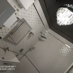 Sufit napinany lustrzany czarny - łazienka