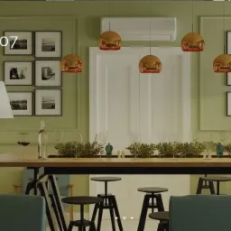 Wizualizacja wnętrza restauracji z długim, drewnianym stołem, czarnymi stołkami barowymi, miedzianymi lampami wiszącymi i dekoracjami roślinnymi na stole, w tle ściana z galerią czarno-białych zdjęć.