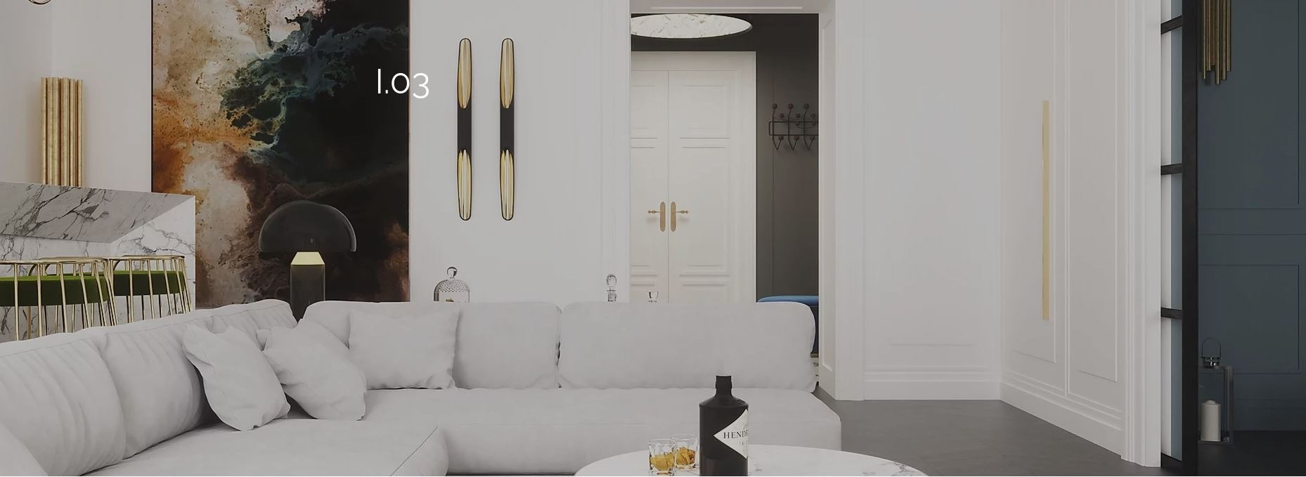 Wnętrze salonu w jasnych barwach z narożną sofą, marmurowym stolikiem kawowym z butelką i szklankami, abstrakcyjnym obrazem na ścianie oraz dekoracyjnymi lampami ściennymi w kolorze złota.