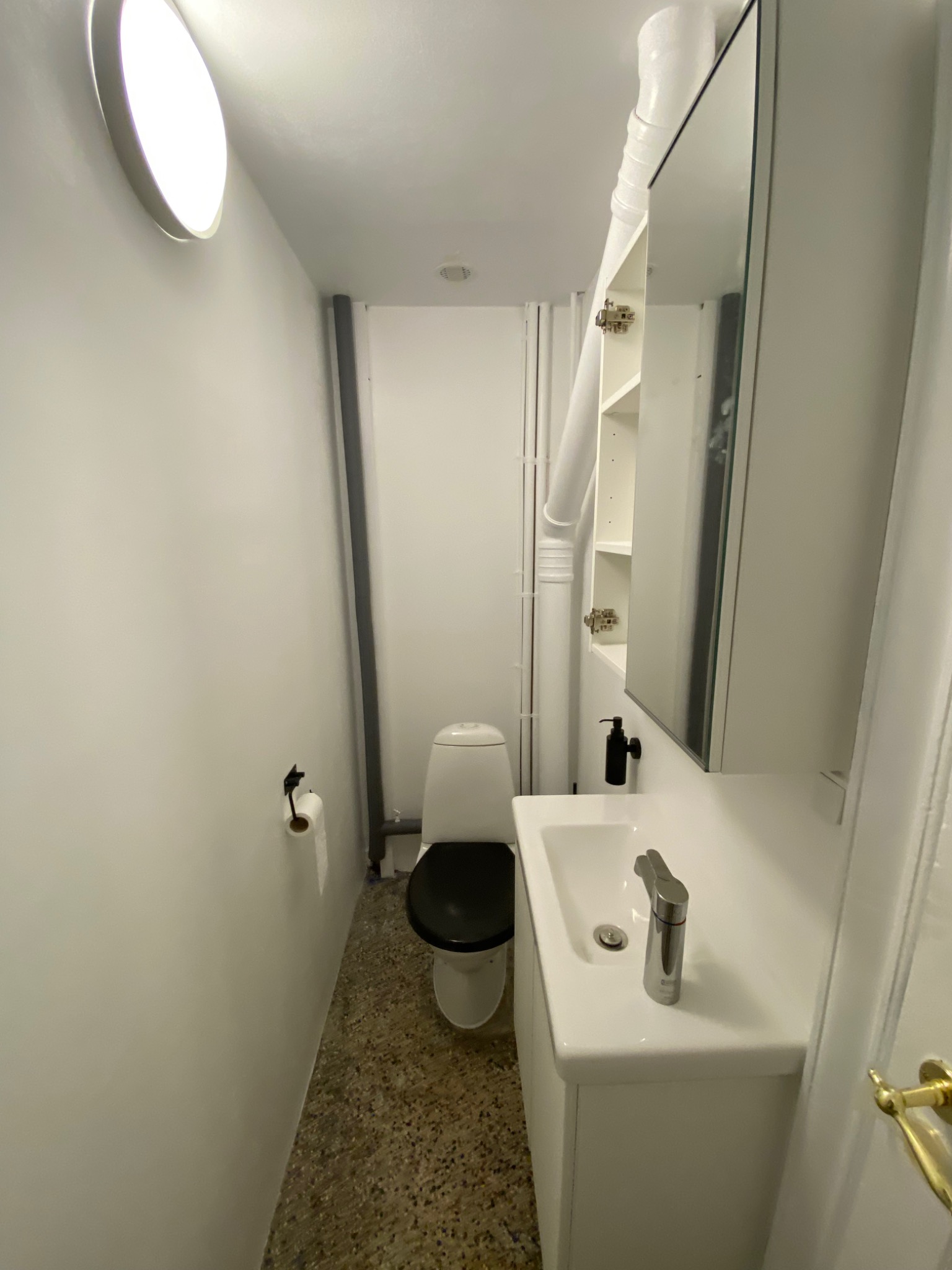 Gruntowne odświeżenie firmowej toalety