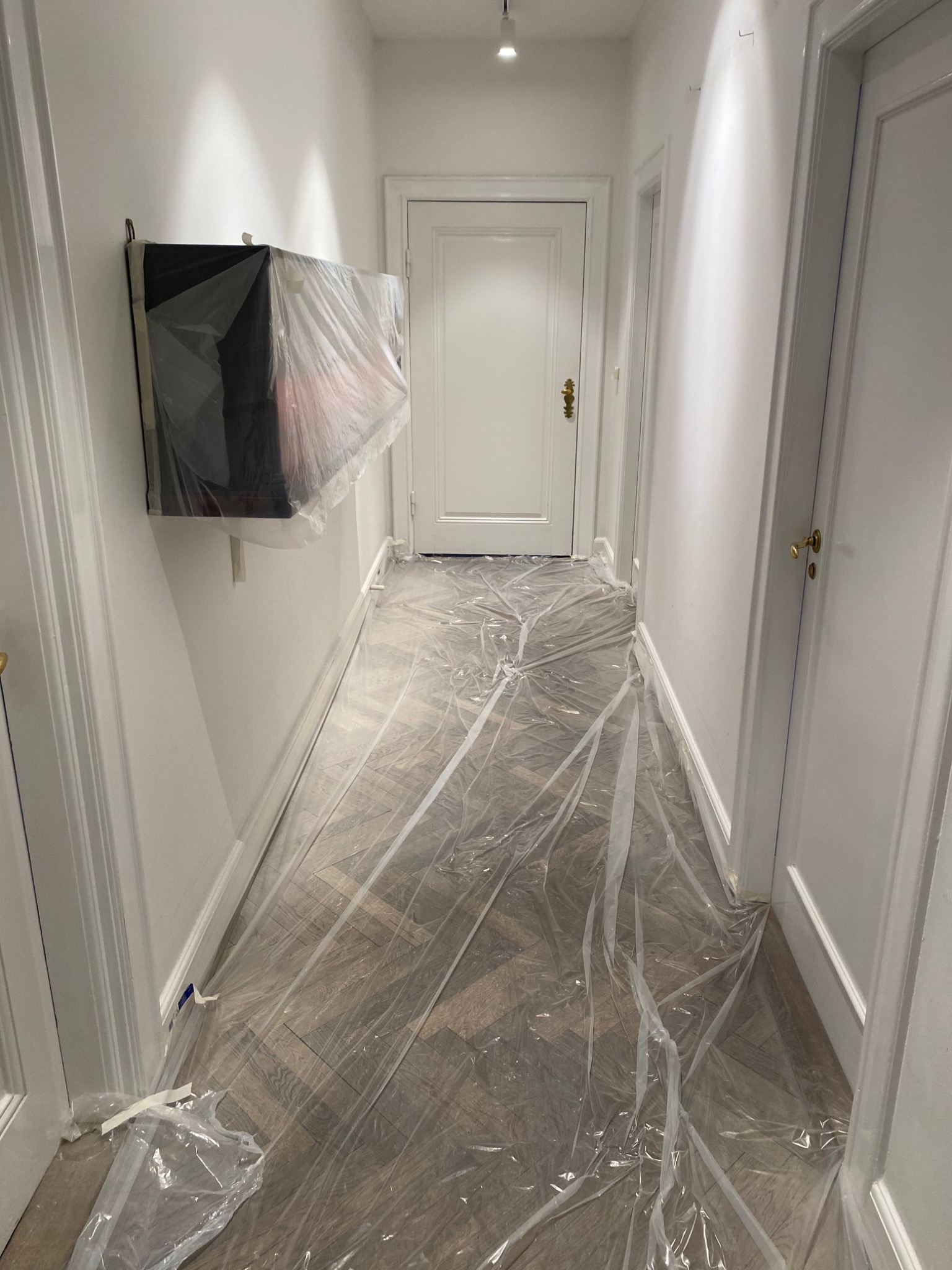 Malowanie pomieszczeń firmowych.