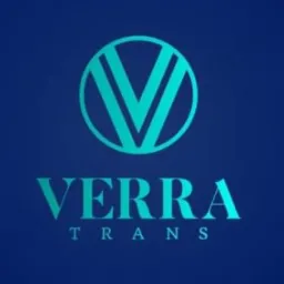 Logo firmy transportowej Verra Trans z symbolem litery V w okręgu, utrzymane w odcieniach błękitu na ciemnoniebieskim tle.