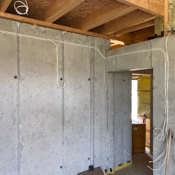 R.S.T. Instal - Instalacje w ścianie żelbetonowej w czasie realizacji