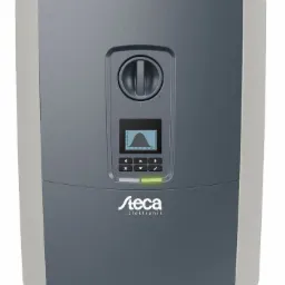 Szary inwerter Steca Elektronik z wyświetlaczem pokazującym wykres, widoczny zielony wskaźnik LED i pokrętło regulacji.