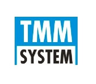 Logo firmy TMM System na białym tle, prezentujące nazwę w dwóch rzędach: 'TMM' w kolorze białym na niebieskim prostokącie, a poniżej 'SYSTEM' w kolorze czarnym na białym prostokącie.