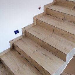 Schody w trakcie prac