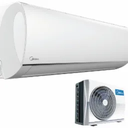 Klimatyzator MIDEA składający się z jednostki wewnętrznej o zaokrąglonym kształcie i jednostki zewnętrznej z widocznym wentylatorem, oba elementy w kolorze białym, na białym tle.