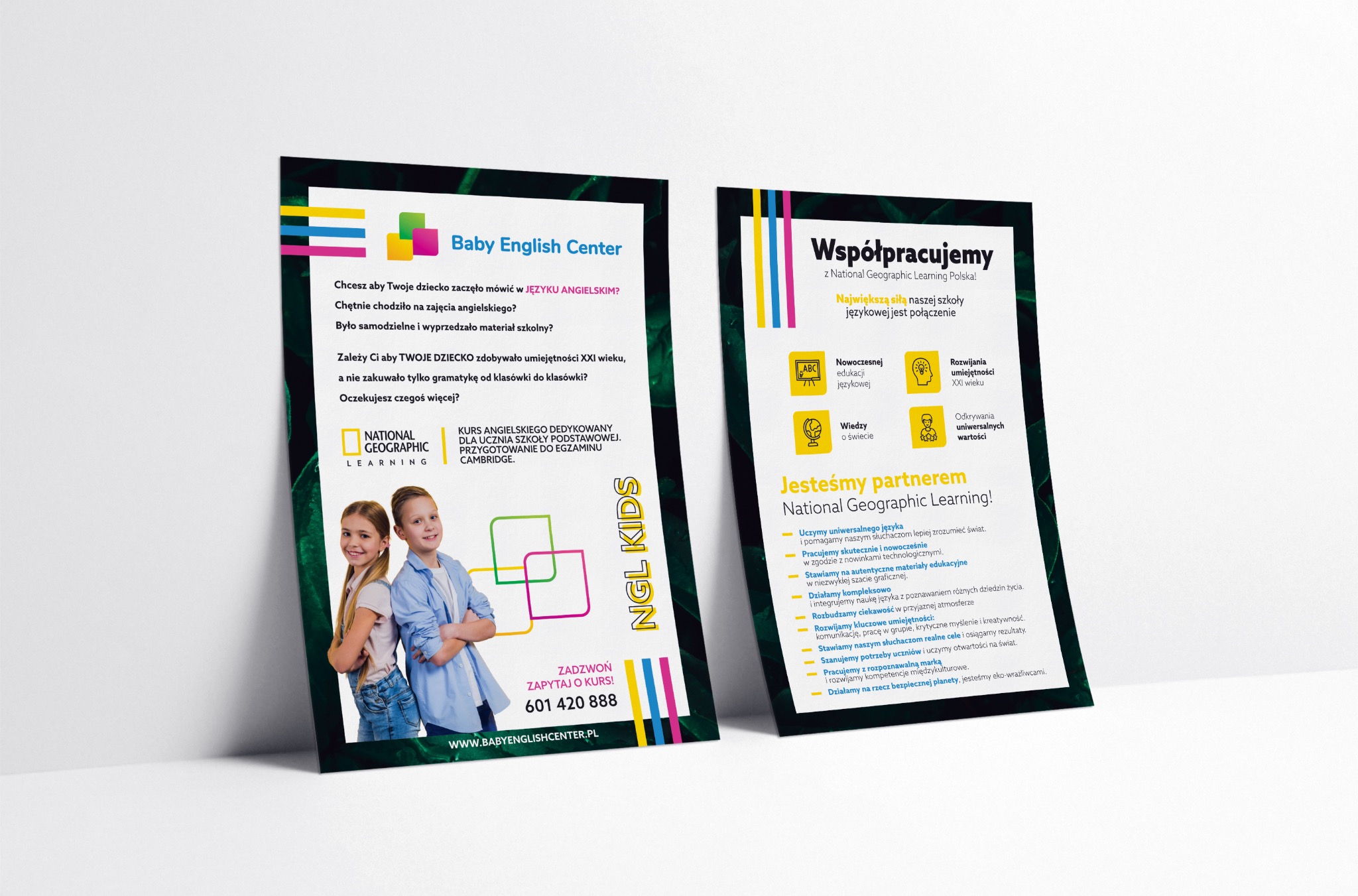Dwa ulotki reklamowe Baby English Center z National Geographic Learning, prezentujące kursy angielskiego dla dzieci, z elementami graficznymi i zdjęciem dwojga uśmiechniętych dzieci.
