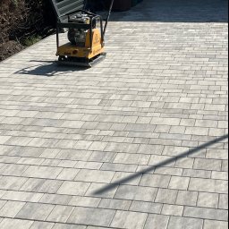 Układanie kostki brukowej Czeszów 2