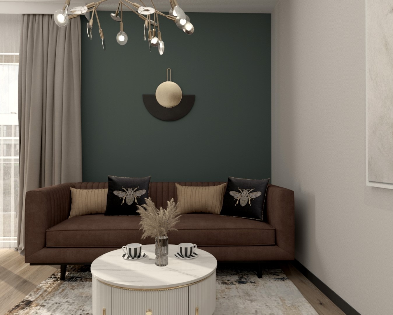 Nowoczesny salon z brązową sofą, poduszkami z motywem owada, okrągłym stolikiem kawowym z dwoma filiżankami i dekoracją ścienną w kształcie półkola z akcentem złota.