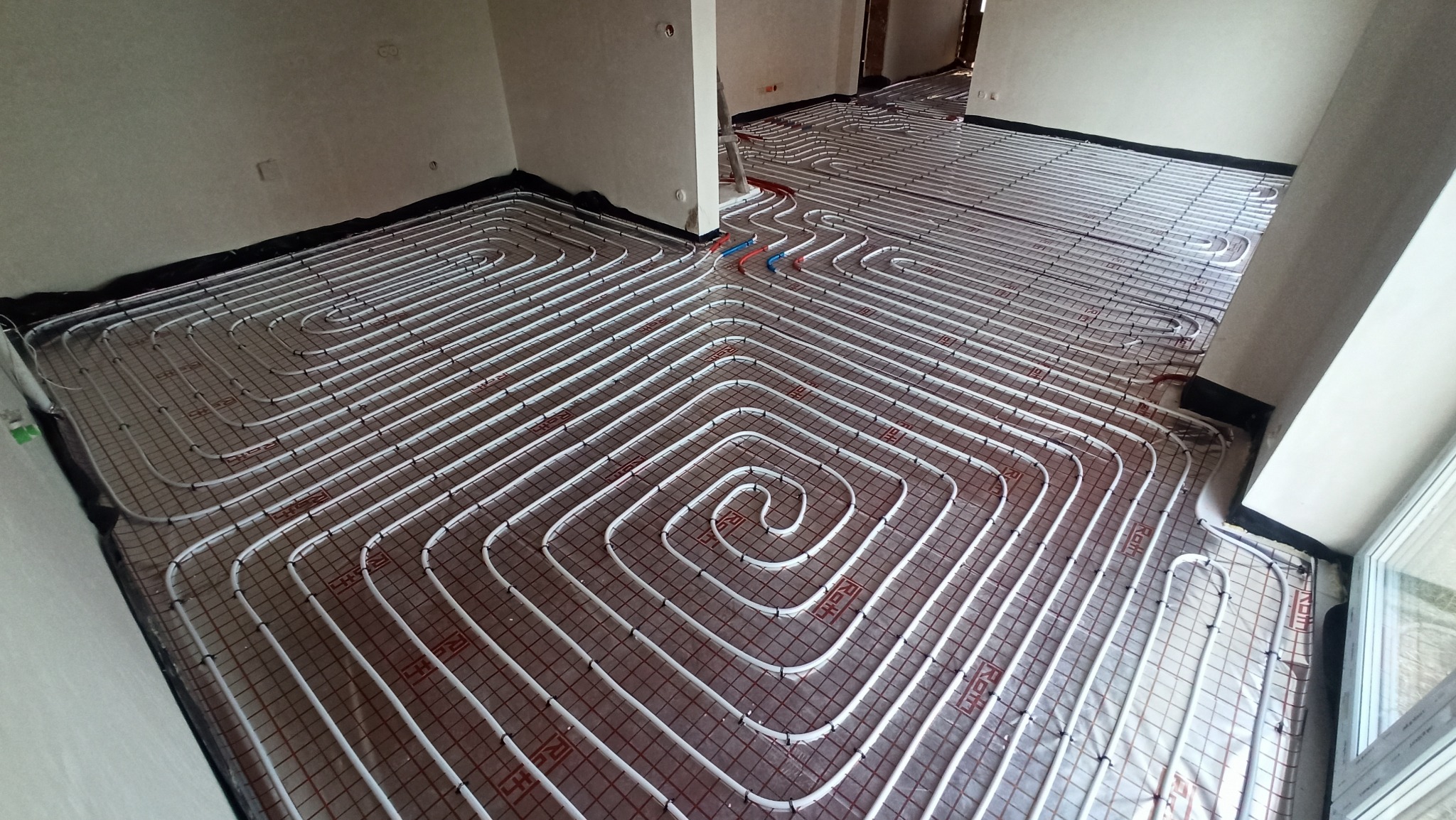 Ogrzewanie podłogowe w systemie Kan-Therm.