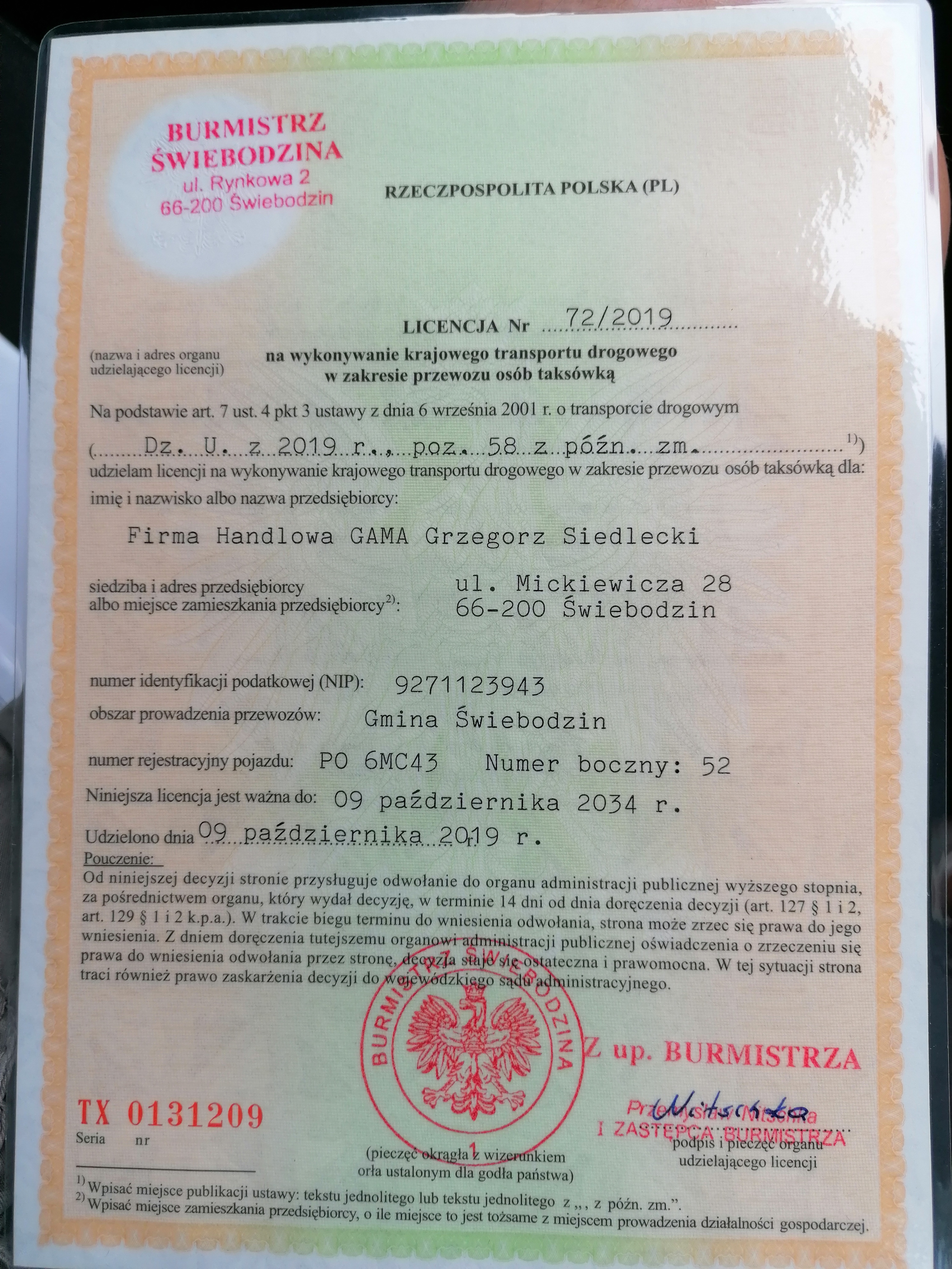Skan licencji na wykonywanie krajowego transportu drogowego w zakresie przewozu osób taksówką, wydanej przez Burmistrza Świebodzina firmie Handlowej GAMA Grzegorz Siedlecki, ważnej do 9...