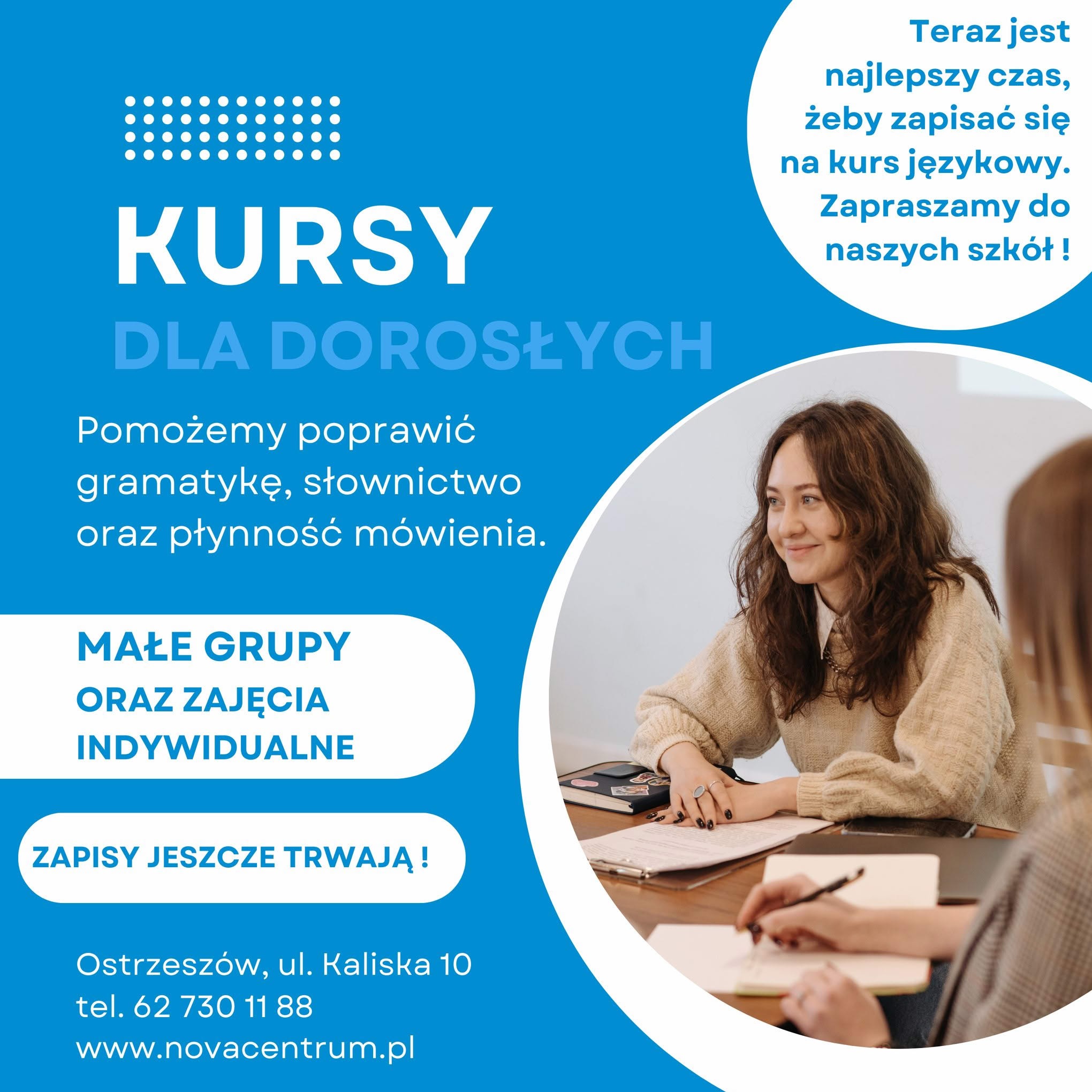 Kursy językowe dla dorosłych w Ostrzeszowie. Zajęcia w małych grupach i indywidualne. Zapisy trwają. Na zdjęciu uśmiechnięta lektorka podczas zajęć.