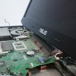 Czyszczenie gamingowego laptopa ASUS 