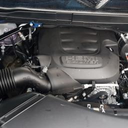 DODGE RAM 
6 .4 HEMI
ROK 2020
450 KM