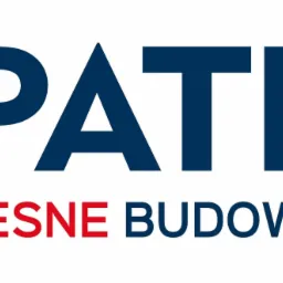Logo firmy 'PATRO Nowoczesne Budownictwo' w kolorach czerwonym i granatowym na białym tle.