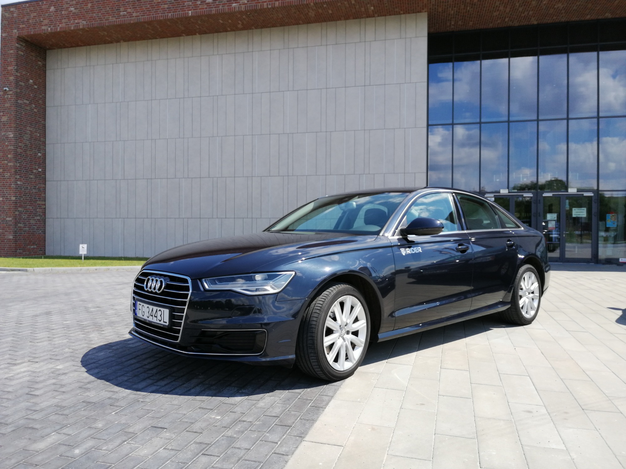 Transport osób Szczecin- firma RIDER