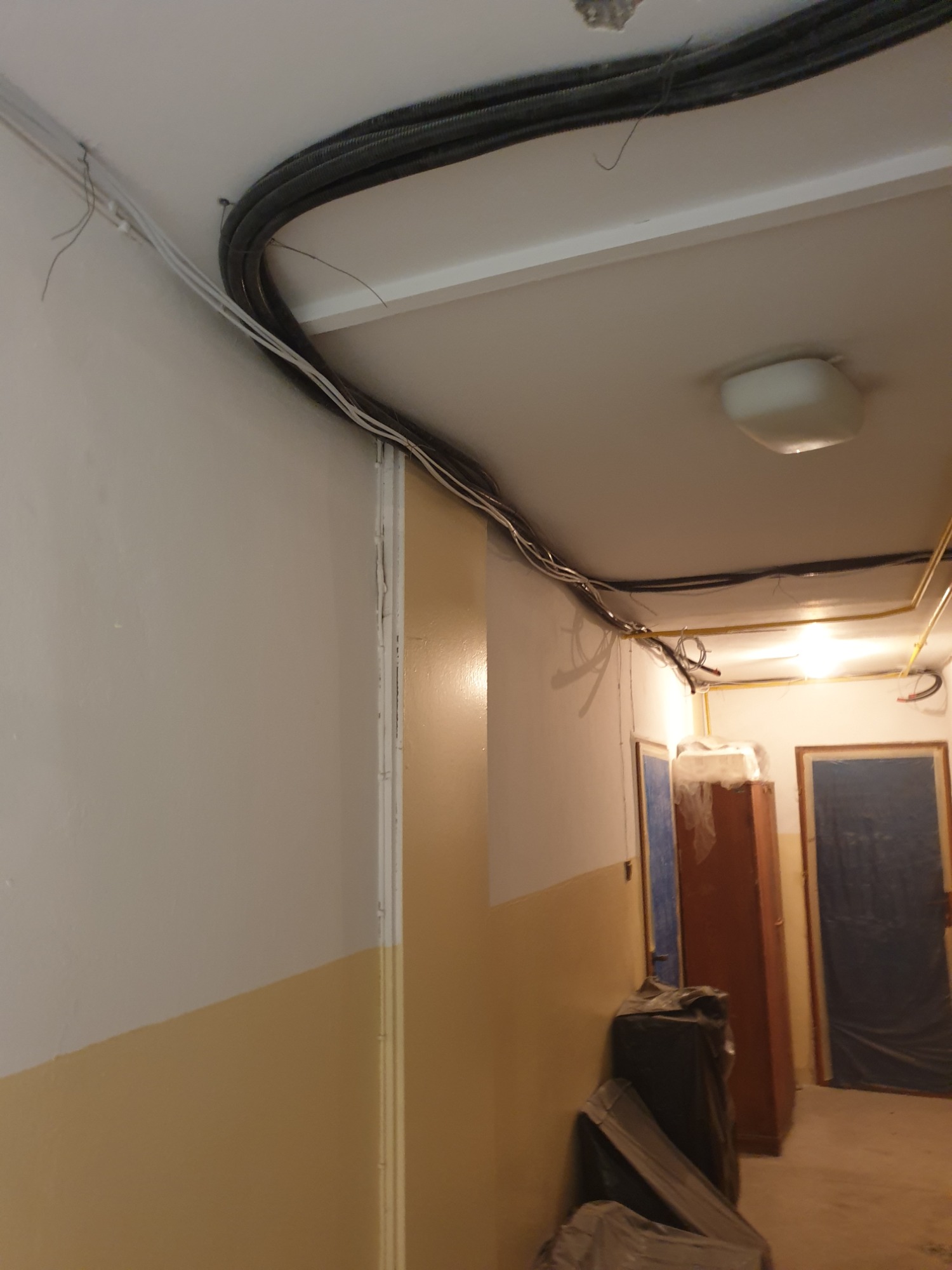 Wymiana instalacji w 300 mieszkaniowym bloku