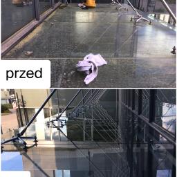 Ulmanistyka prace wysokościowe - Porównanie stanu szklanej elewacji przed i po czyszczeniu: widoczne zabrudzenia na górnym zdjęciu i lśniąca powierzchnia na dolnym zdjęciu.