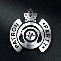 Szczotkowane metalowe logo 'Patron Party' z koroną, słuchawkami i wykresem fal dźwiękowych na teksturowanym czarnym tle.