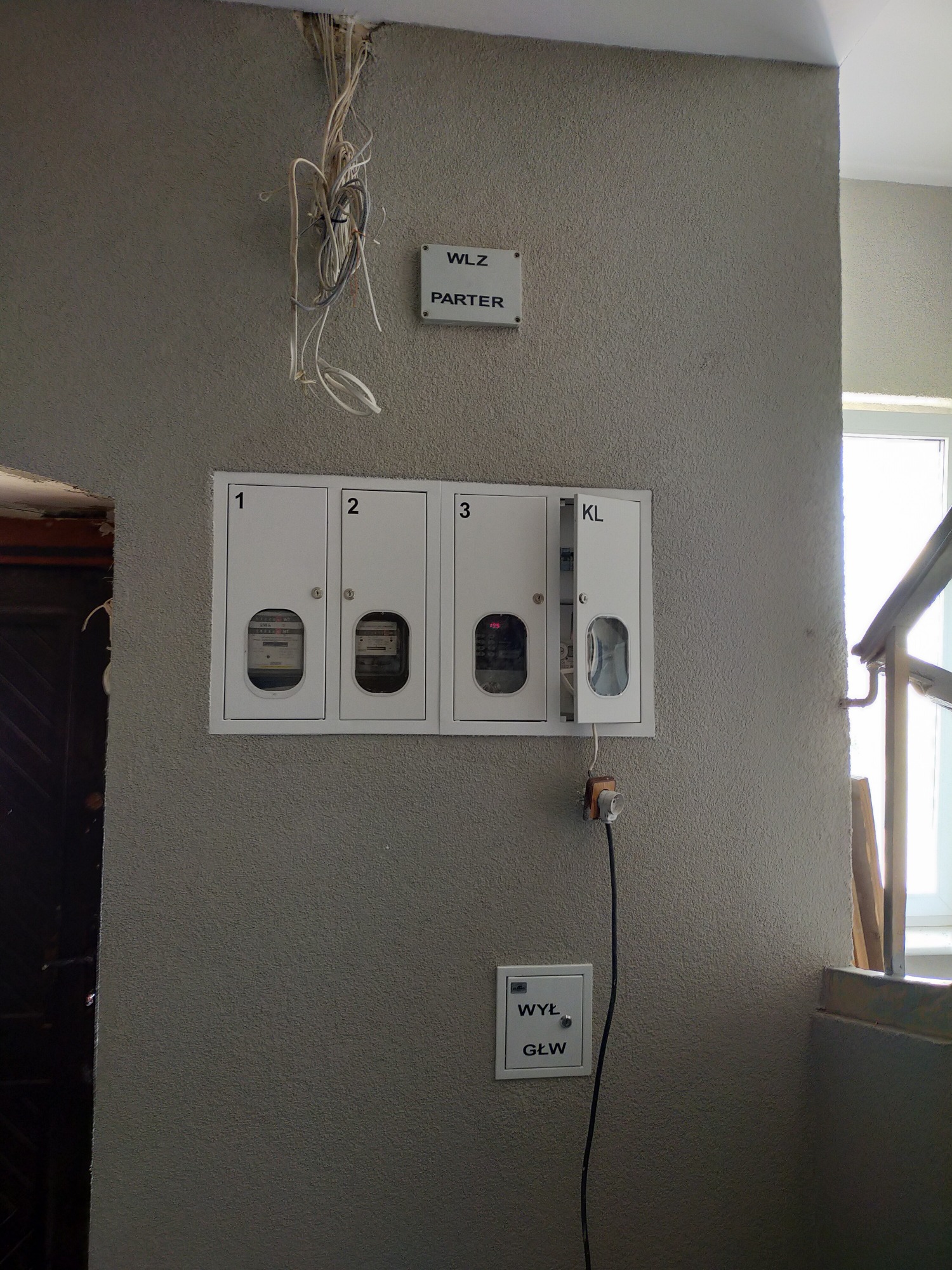 Klatki schodowe. Wymiana instalacji szaf licznikowych, oświetlenia, głównego zasilenia budynku