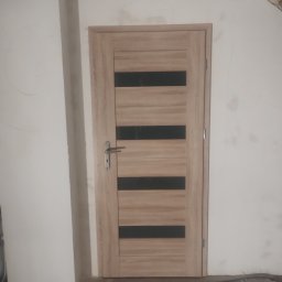 Montaż drzwi 